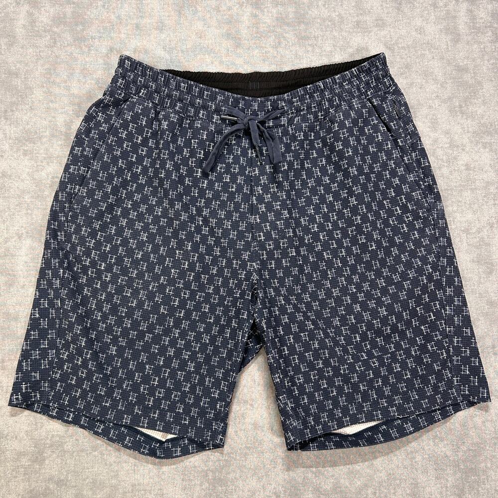 Lululemon Bowline Shorts 7" LM7AFDS Navy White Plaid Mens Medium Workout